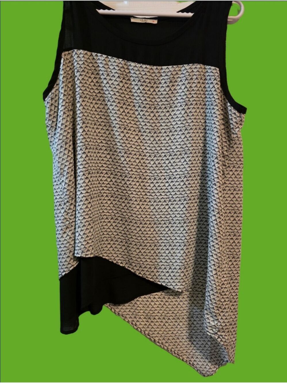 4/$25 Deal! Le Lis Sleeveless Layered Black and Cream Geometric Top